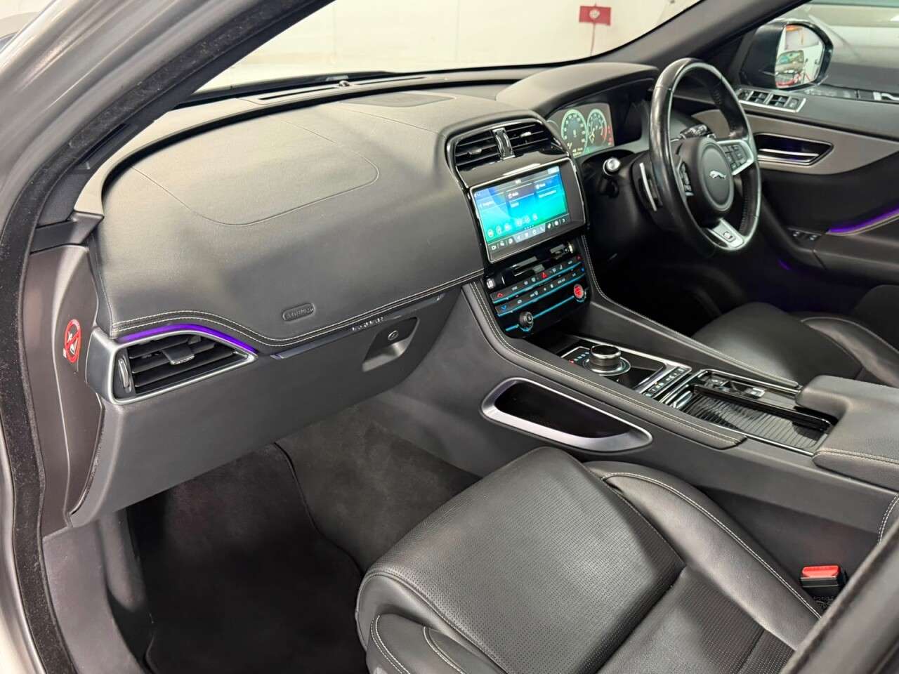 2018 JAGUAR F-PACE 2018 JAGUAR F-PACE