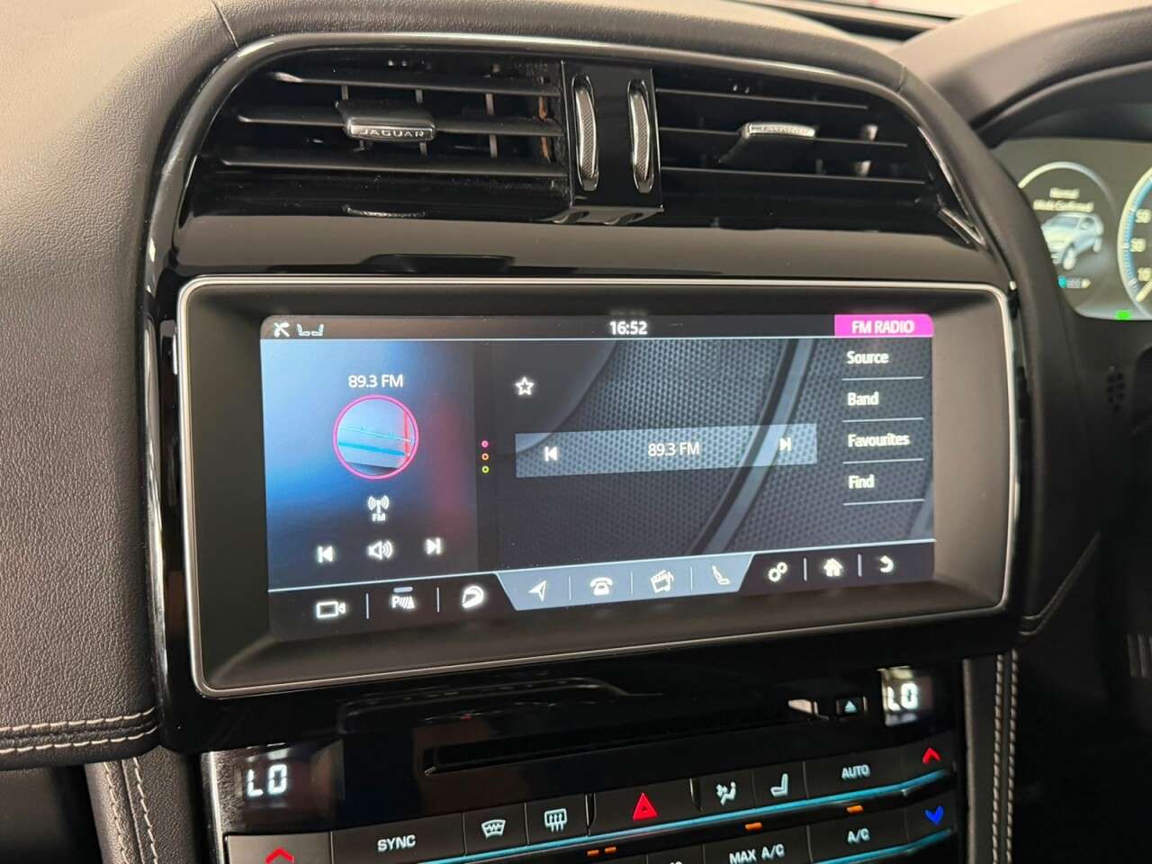 2018 JAGUAR F-PACE 2018 JAGUAR F-PACE