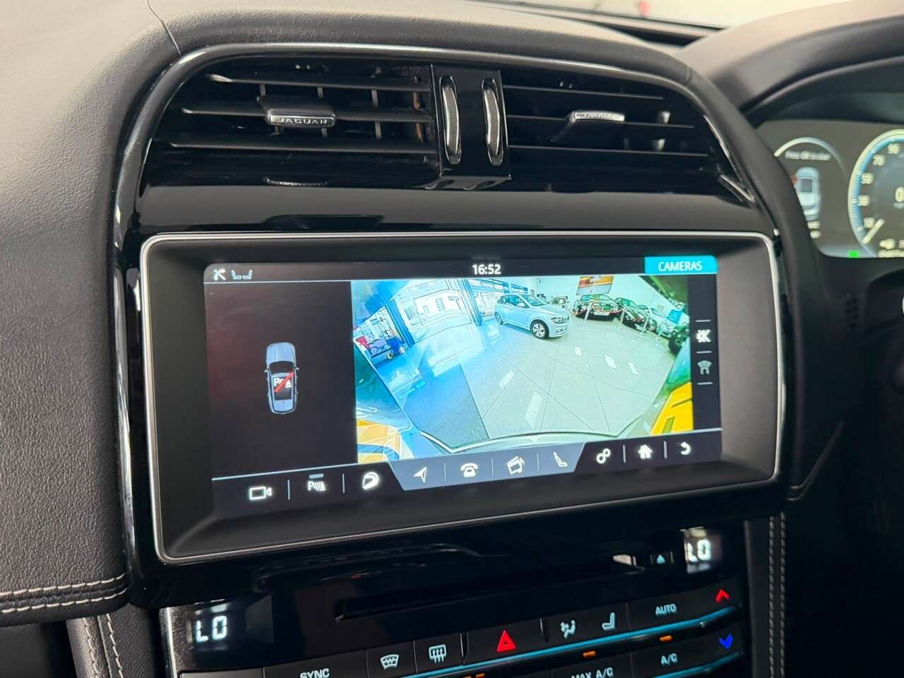 2018 JAGUAR F-PACE 2018 JAGUAR F-PACE
