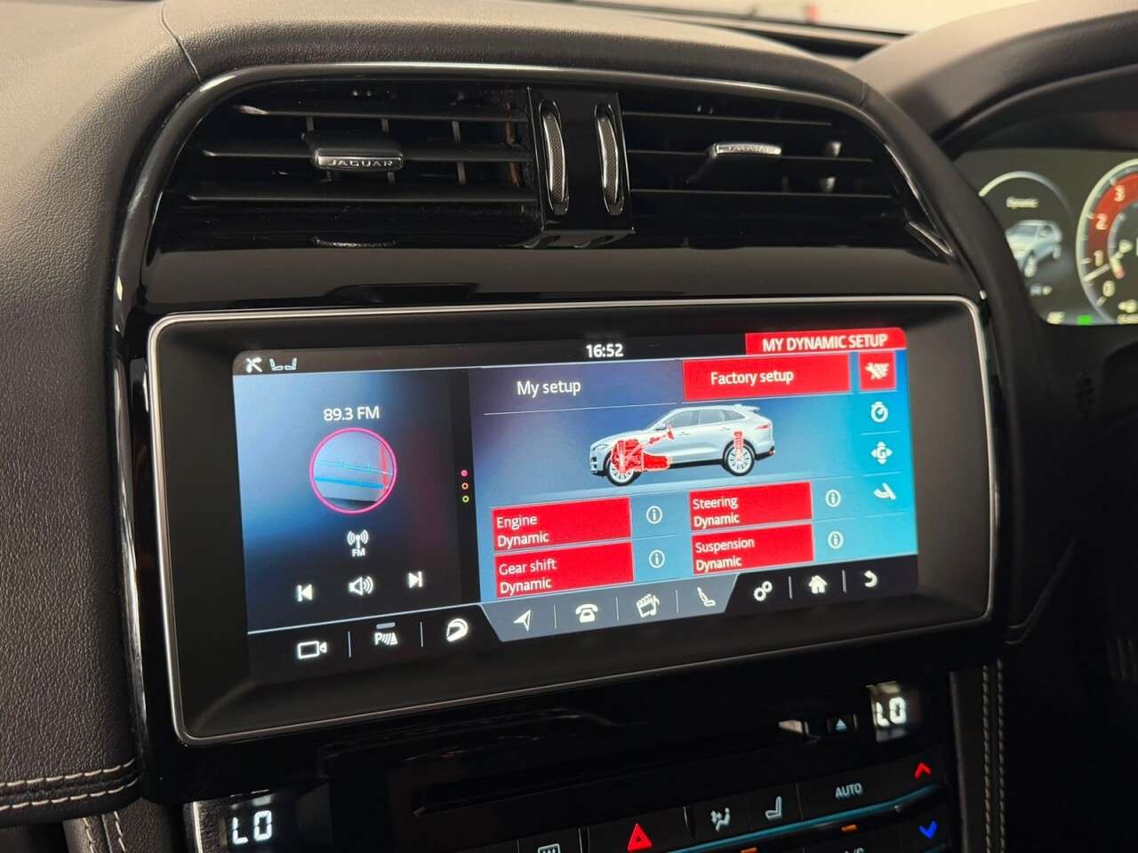 2018 JAGUAR F-PACE 2018 JAGUAR F-PACE