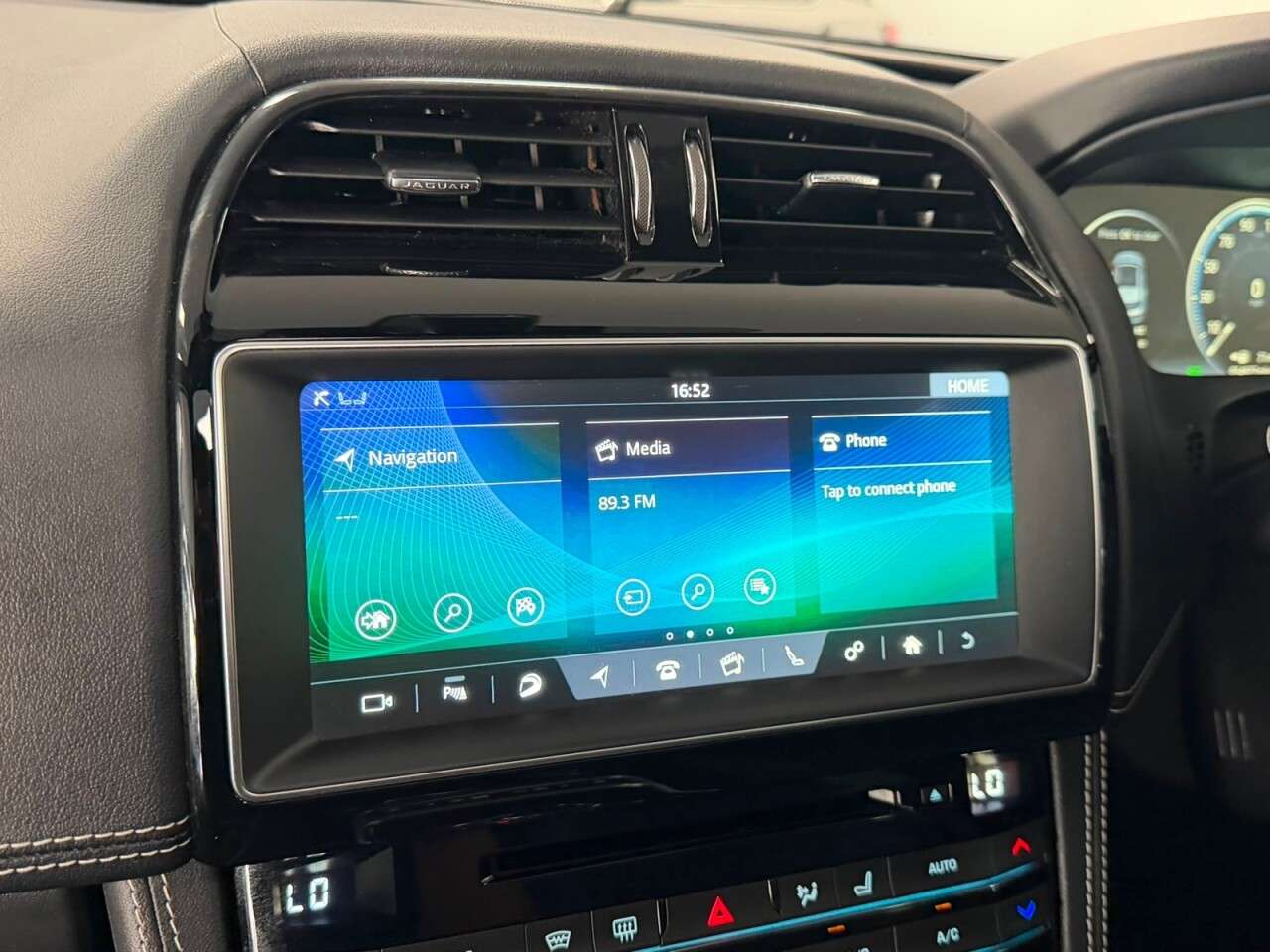 2018 JAGUAR F-PACE 2018 JAGUAR F-PACE