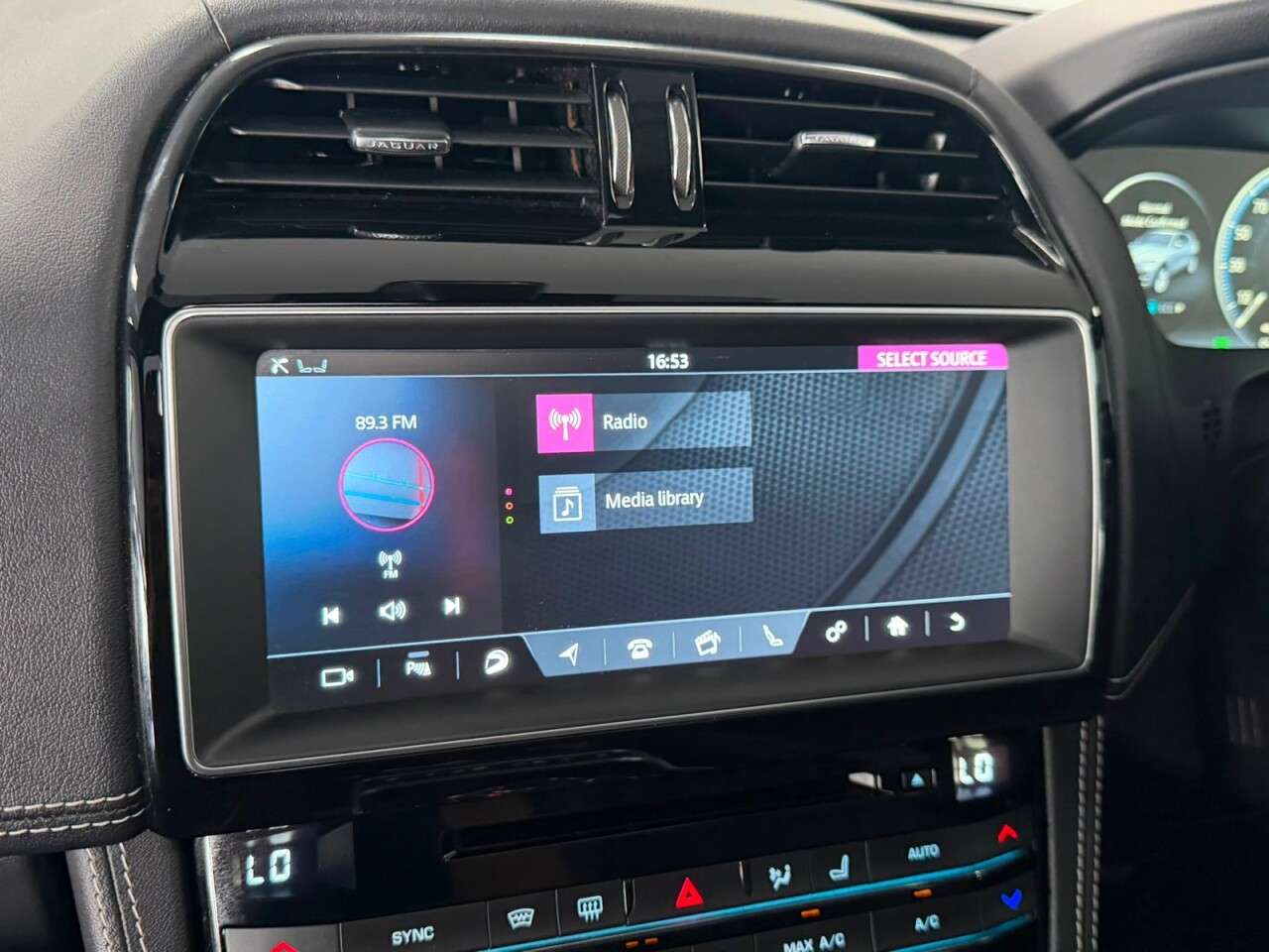 2018 JAGUAR F-PACE 2018 JAGUAR F-PACE