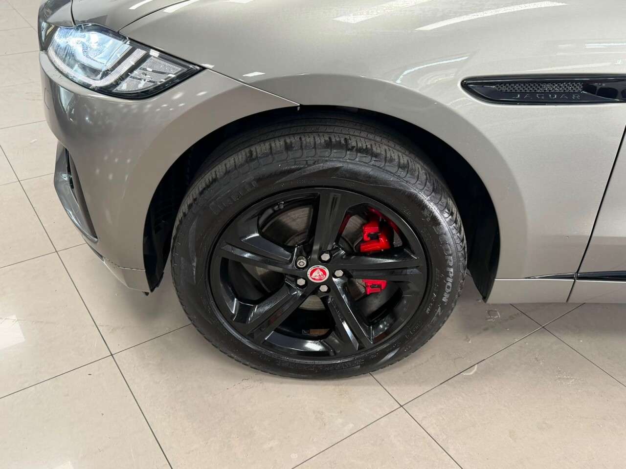 2018 JAGUAR F-PACE 2018 JAGUAR F-PACE