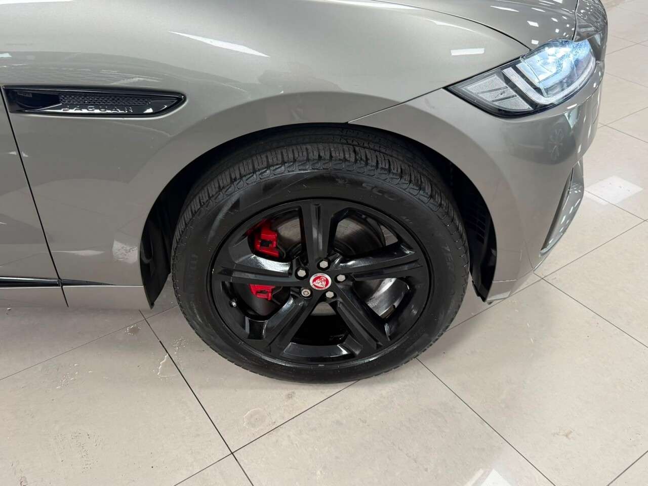 2018 JAGUAR F-PACE 2018 JAGUAR F-PACE