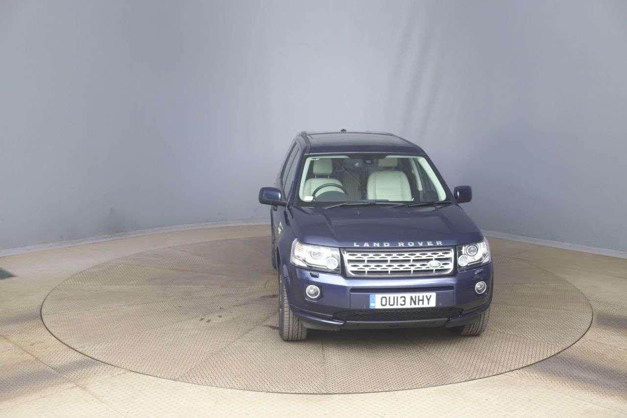 A 2013 LAND ROVER FREELANDER 2 2.2 SD4 HSE Lux SUV 5dr Diesel CommandShift 4WD Euro 5 (190 ps) A 2013 LAND ROVER FREELANDER 2 2.2 SD4 HSE Lux SUV 5dr Diesel CommandShift 4WD Euro 5 (190 ps)