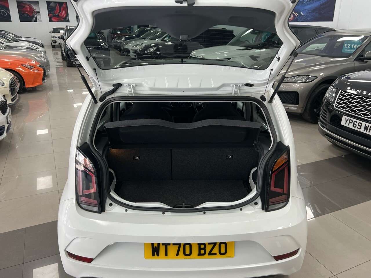 2020 VOLKSWAGEN UP! 2020 VOLKSWAGEN UP!