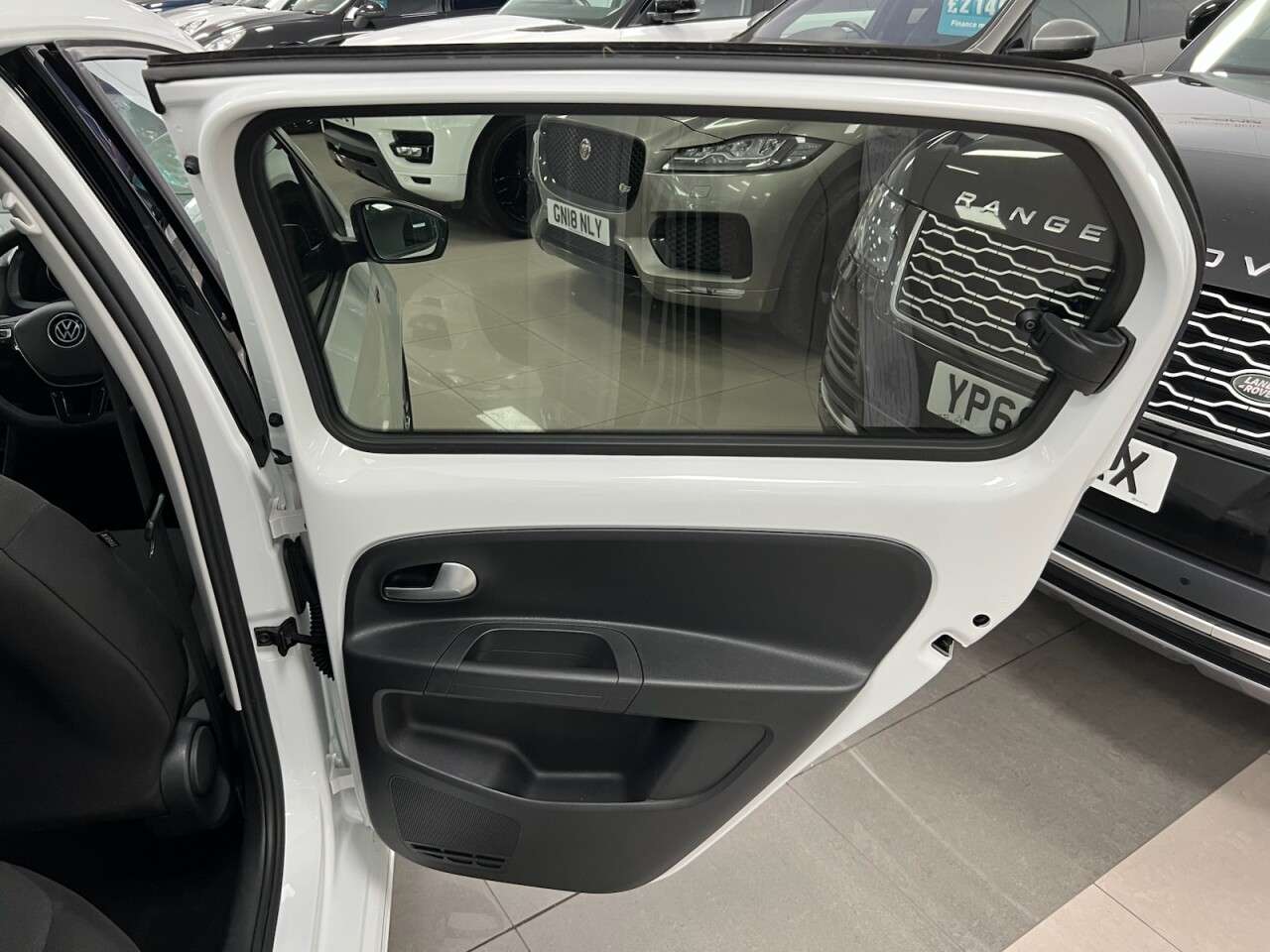 2020 VOLKSWAGEN UP! 2020 VOLKSWAGEN UP!