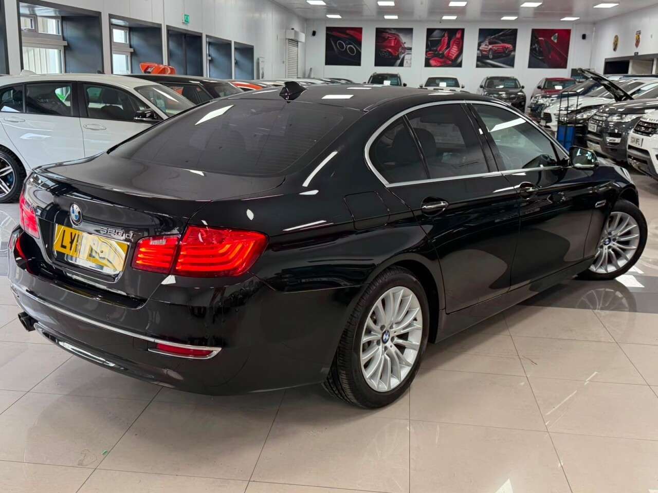 A 2015 BMW 5 SERIES 2.0 520d Luxury Saloon 4dr Diesel Auto Euro 6 (s/s) (190 ps) HARMON KARDON A 2015 BMW 5 SERIES 2.0 520d Luxury Saloon 4dr Diesel Auto Euro 6 (s/s) (190 ps) HARMON KARDON