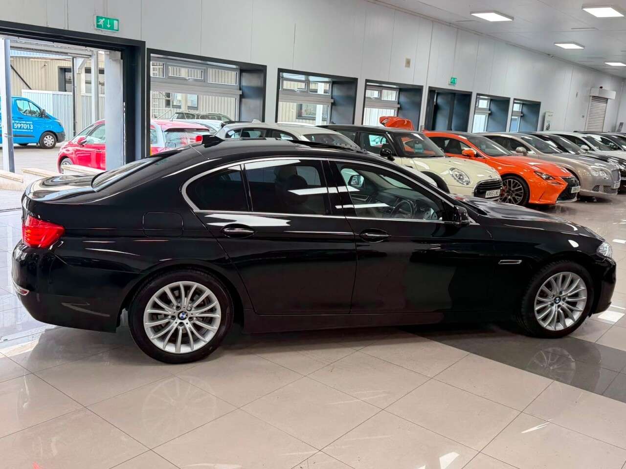 A 2015 BMW 5 SERIES 2.0 520d Luxury Saloon 4dr Diesel Auto Euro 6 (s/s) (190 ps) HARMON KARDON A 2015 BMW 5 SERIES 2.0 520d Luxury Saloon 4dr Diesel Auto Euro 6 (s/s) (190 ps) HARMON KARDON