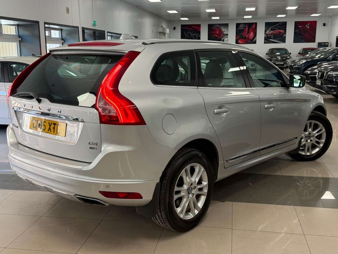 A 2015 VOLVO XC60 2.4 D4 SE Lux SUV 5dr Diesel Manual AWD Euro 5 (s/s) (181 ps) 11 VOLVO SERV A 2015 VOLVO XC60 2.4 D4 SE Lux SUV 5dr Diesel Manual AWD Euro 5 (s/s) (181 ps) 11 VOLVO SERV