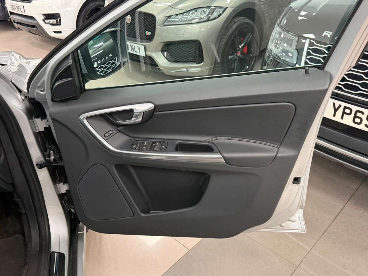2015 VOLVO XC60 2015 VOLVO XC60