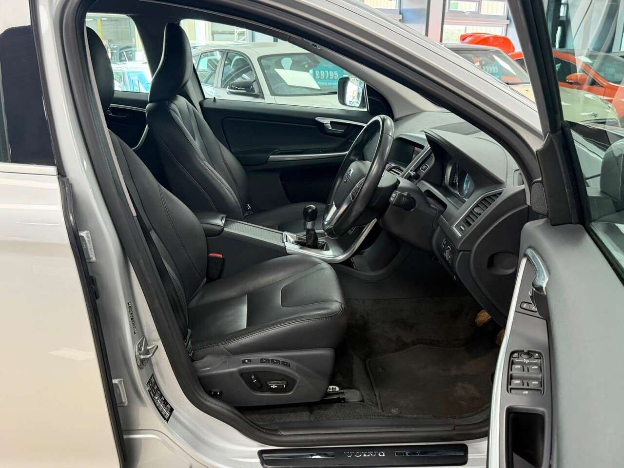 2015 VOLVO XC60 2015 VOLVO XC60