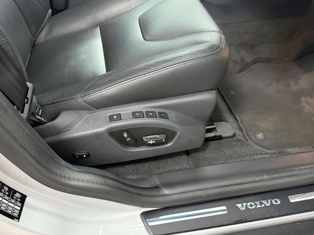 2015 VOLVO XC60 2015 VOLVO XC60
