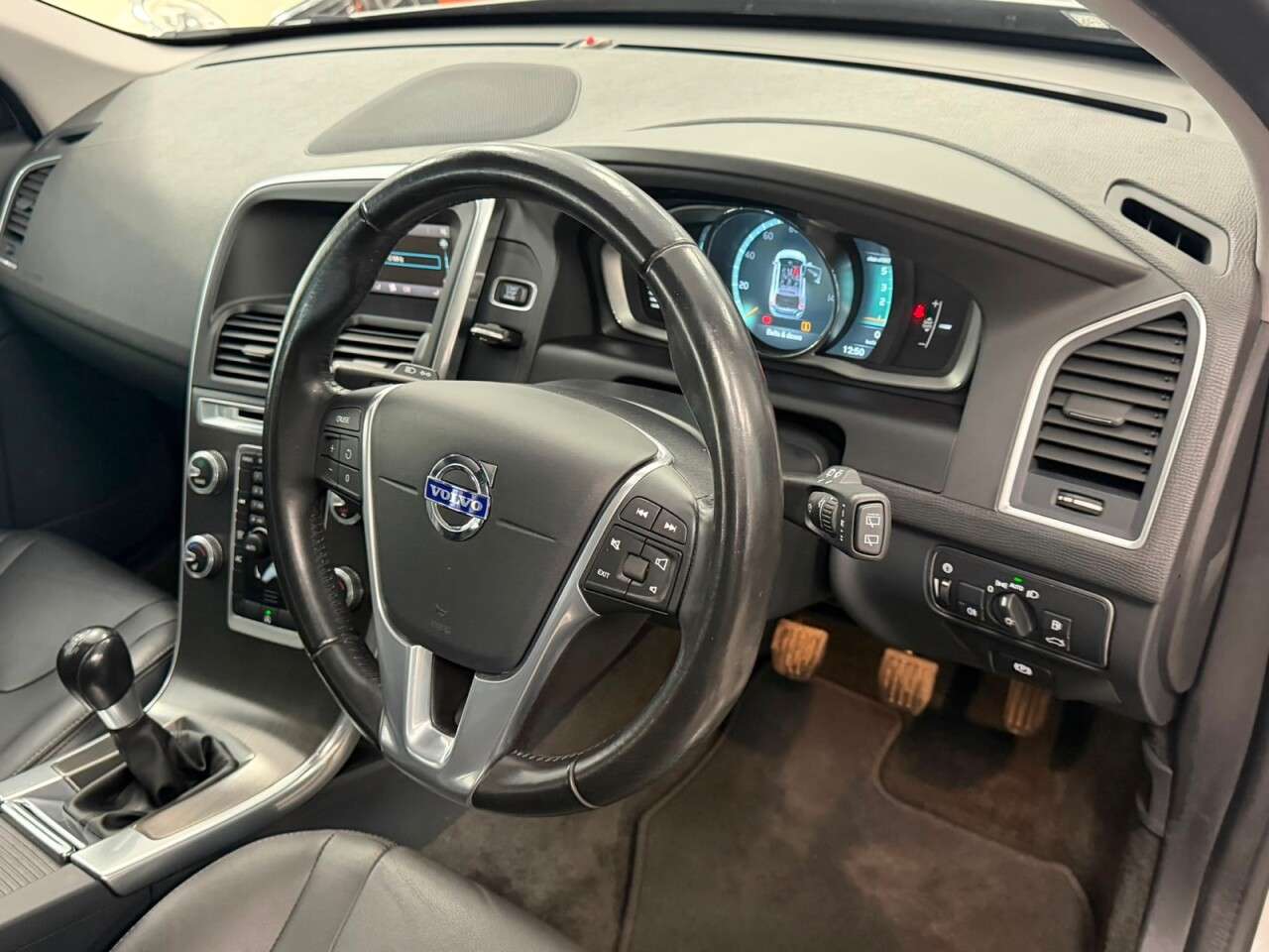 2015 VOLVO XC60 2015 VOLVO XC60