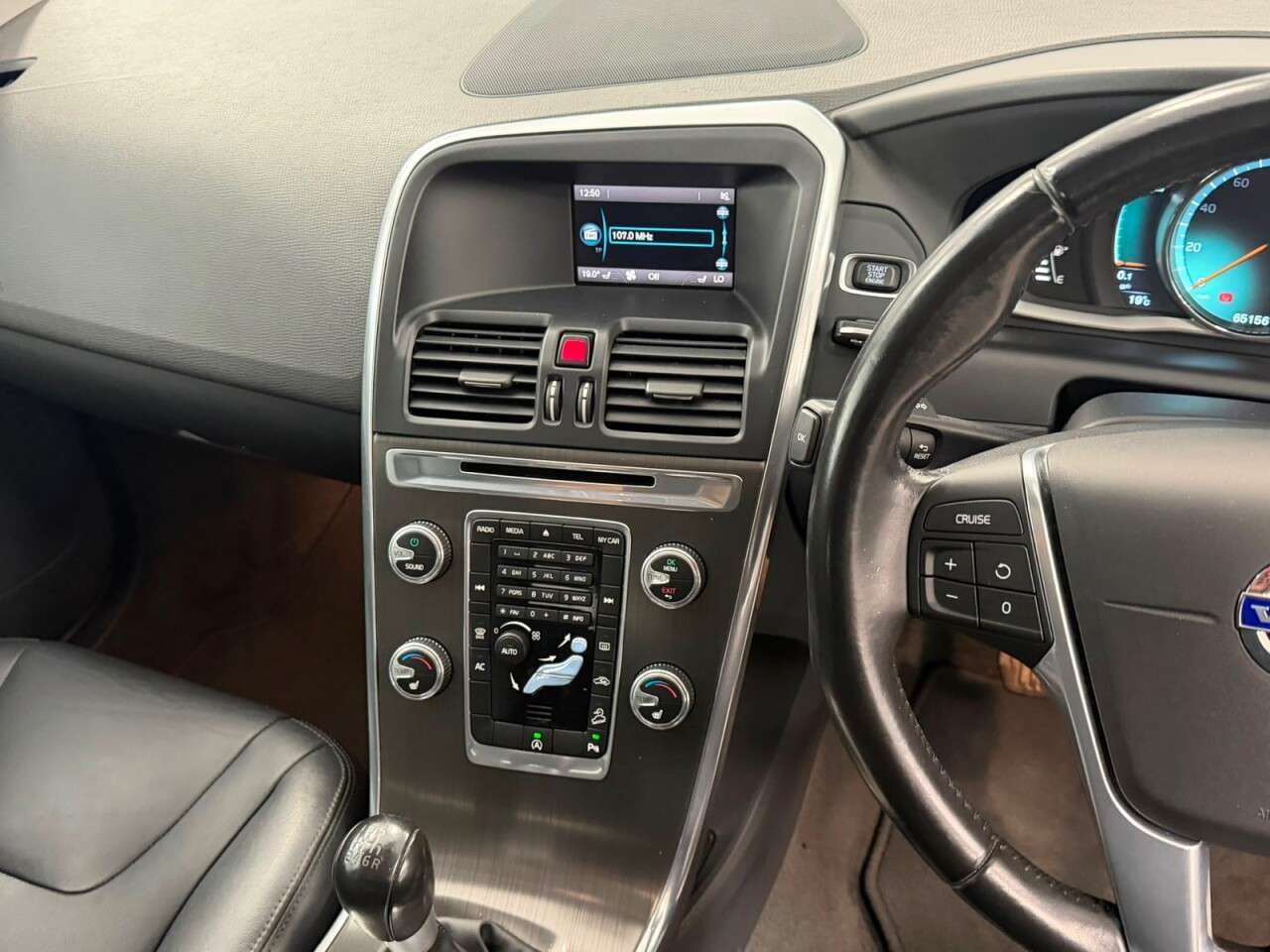 2015 VOLVO XC60 2015 VOLVO XC60