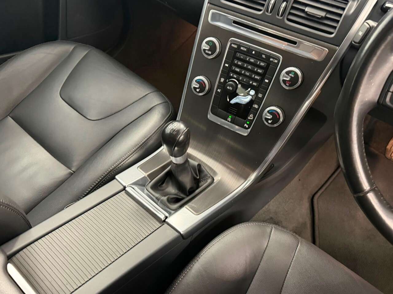 2015 VOLVO XC60 2015 VOLVO XC60