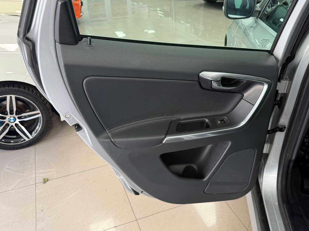 2015 VOLVO XC60 2015 VOLVO XC60