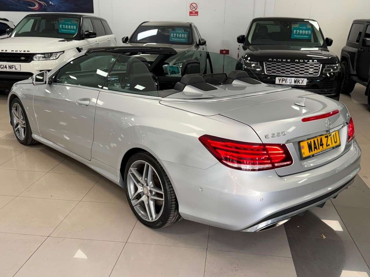 A 2014 MERCEDES-BENZ E CLASS 2.1 E220 CDI AMG Sport Cabriolet 2dr Diesel G-Tronic+ Euro 5 (s/s) (170 ps) A 2014 MERCEDES-BENZ E CLASS 2.1 E220 CDI AMG Sport Cabriolet 2dr Diesel G-Tronic+ Euro 5 (s/s) (170 ps)