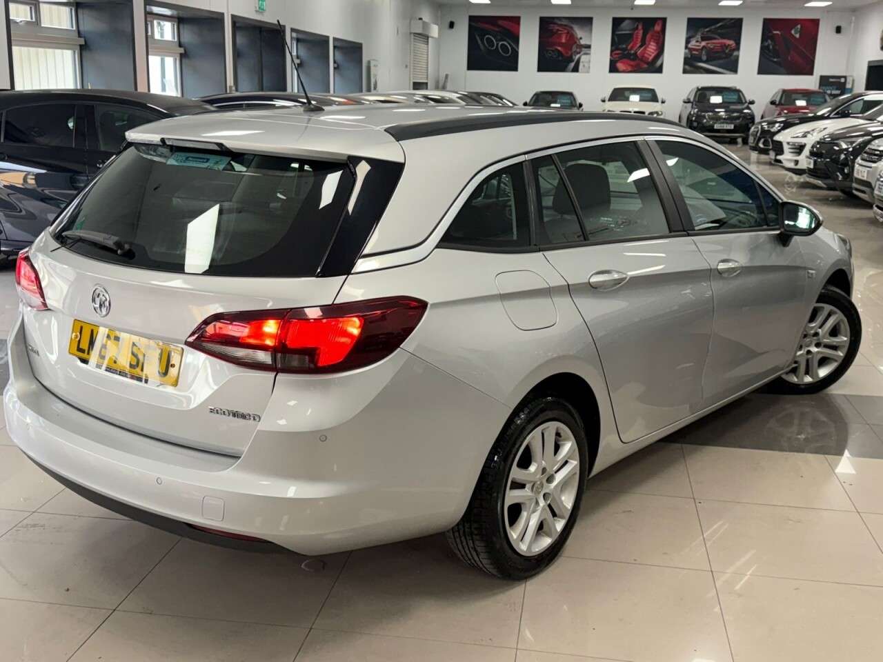 A 2018 VAUXHALL ASTRA 1.6 CDTi ecoTEC BlueInjection Design Sports Tourer 5dr Diesel Manual Euro 6 A 2018 VAUXHALL ASTRA 1.6 CDTi ecoTEC BlueInjection Design Sports Tourer 5dr Diesel Manual Euro 6