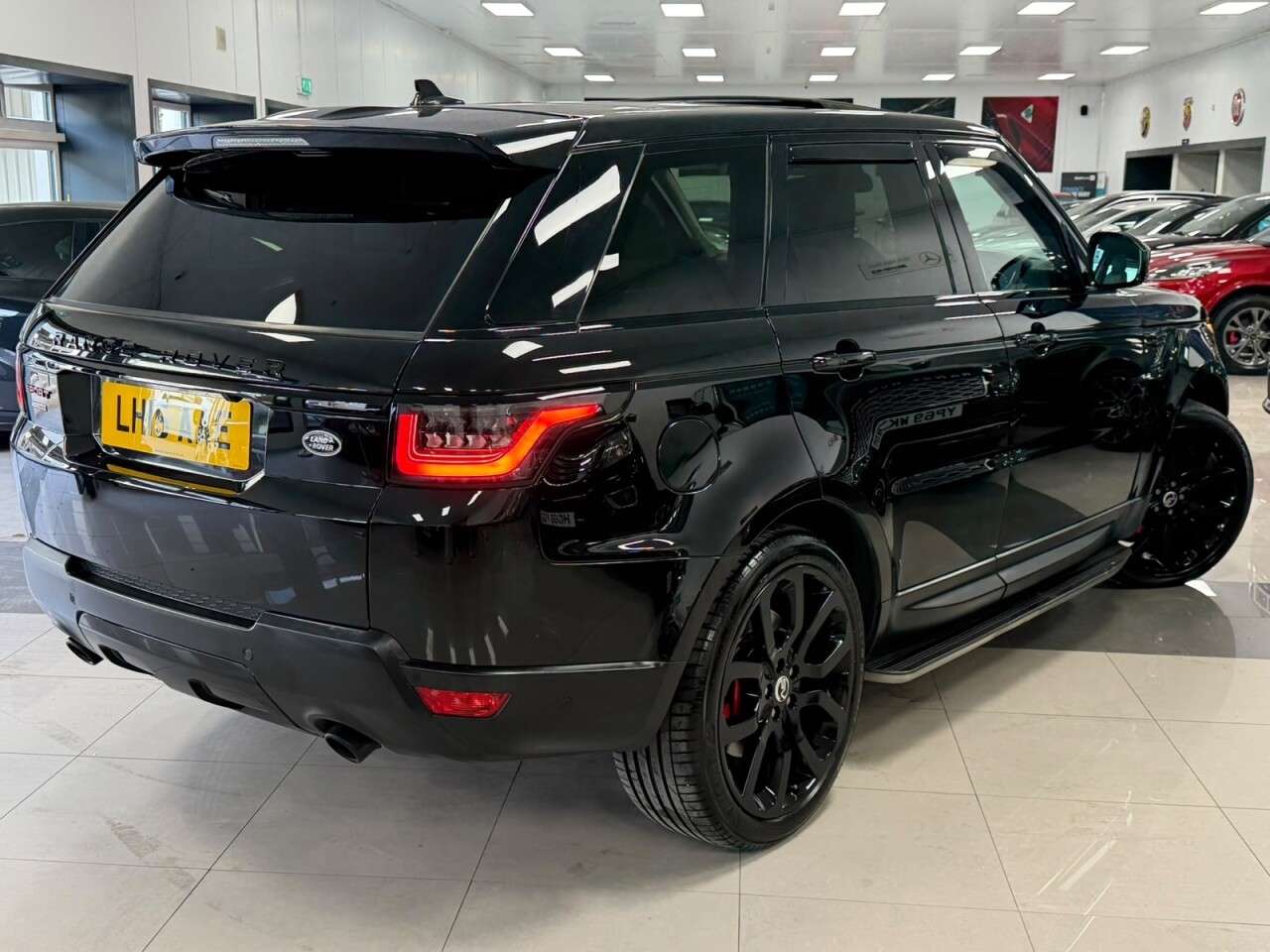 A 2015 LAND ROVER RANGE ROVER SPORT 3.0 SD V6 HSE Dynamic SUV 5dr Diesel Auto 4WD Euro 5 (s/s) (306 ps) A 2015 LAND ROVER RANGE ROVER SPORT 3.0 SD V6 HSE Dynamic SUV 5dr Diesel Auto 4WD Euro 5 (s/s) (306 ps)