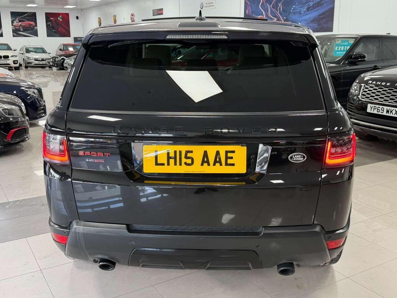 A 2015 LAND ROVER RANGE ROVER SPORT 3.0 SD V6 HSE Dynamic SUV 5dr Diesel Auto 4WD Euro 5 (s/s) (306 ps) A 2015 LAND ROVER RANGE ROVER SPORT 3.0 SD V6 HSE Dynamic SUV 5dr Diesel Auto 4WD Euro 5 (s/s) (306 ps)