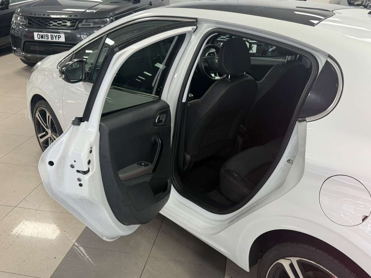 2018 PEUGEOT 208 2018 PEUGEOT 208