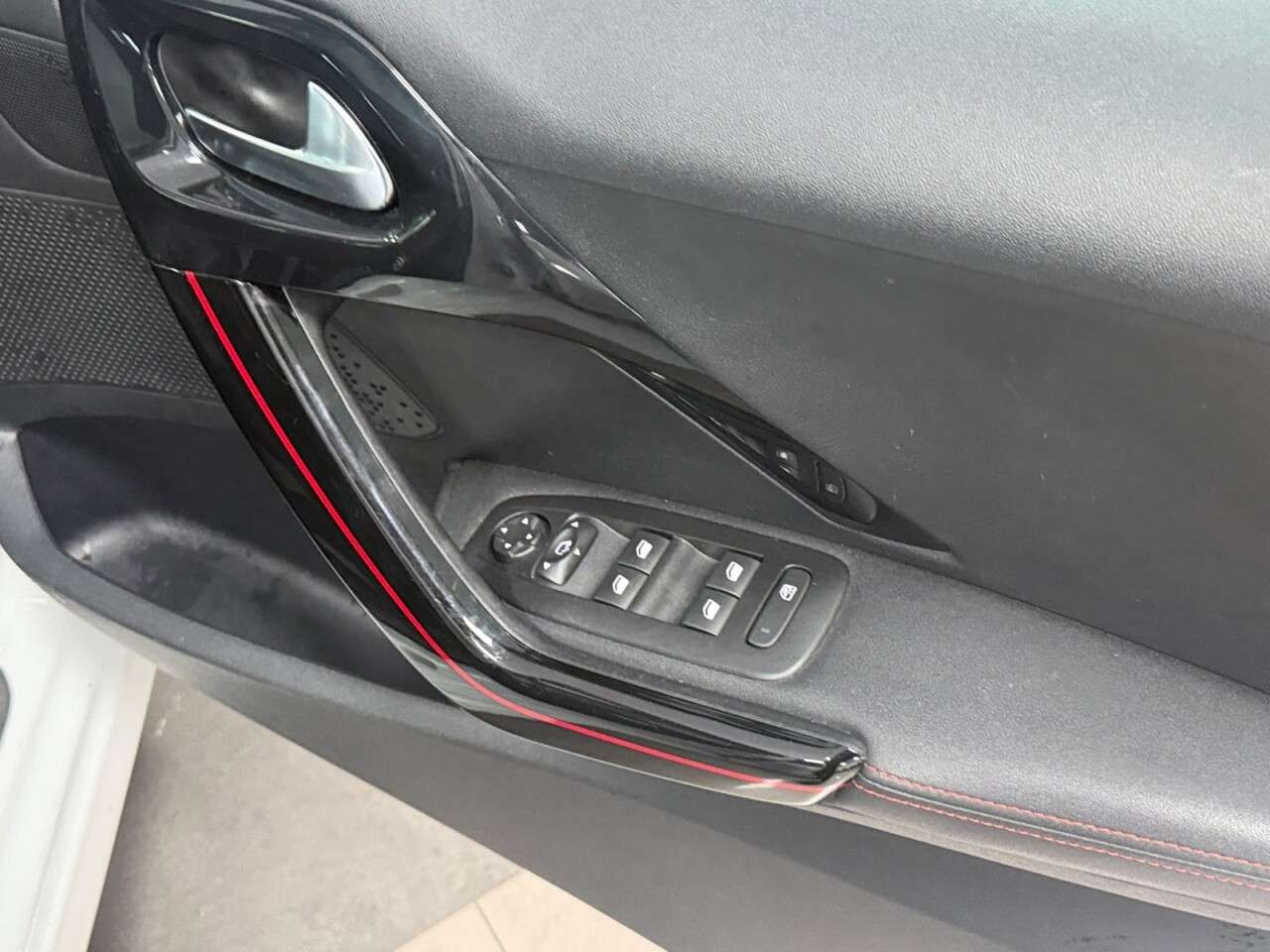 2018 PEUGEOT 208 2018 PEUGEOT 208