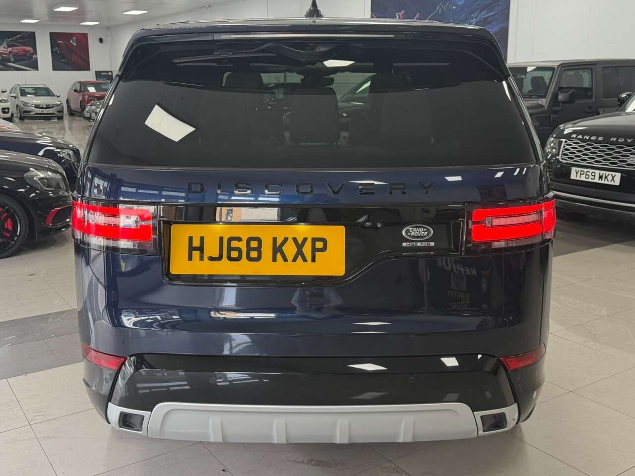 A 2018 LAND ROVER DISCOVERY 3.0 TD V6 HSE SUV 5dr Diesel Auto 4WD Euro 6 (s/s) (258 ps) A 2018 LAND ROVER DISCOVERY 3.0 TD V6 HSE SUV 5dr Diesel Auto 4WD Euro 6 (s/s) (258 ps)