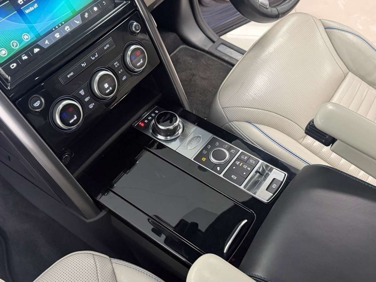 2018 LAND ROVER DISCOVERY 2018 LAND ROVER DISCOVERY