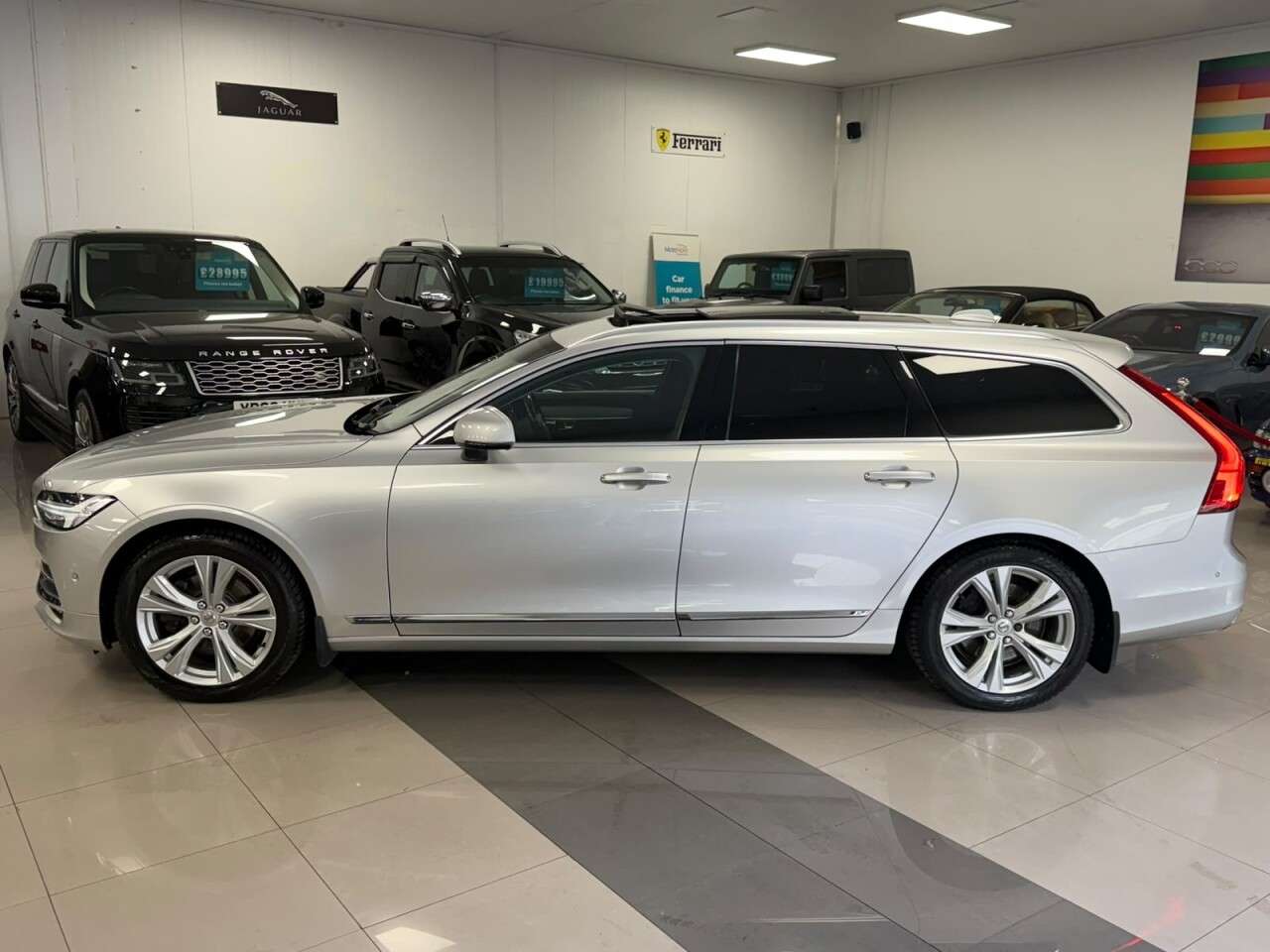2017 VOLVO V90 2017 VOLVO V90