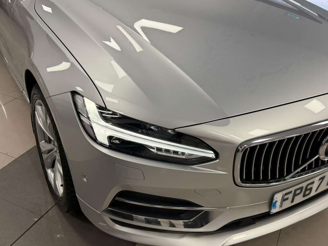 2017 VOLVO V90 2017 VOLVO V90