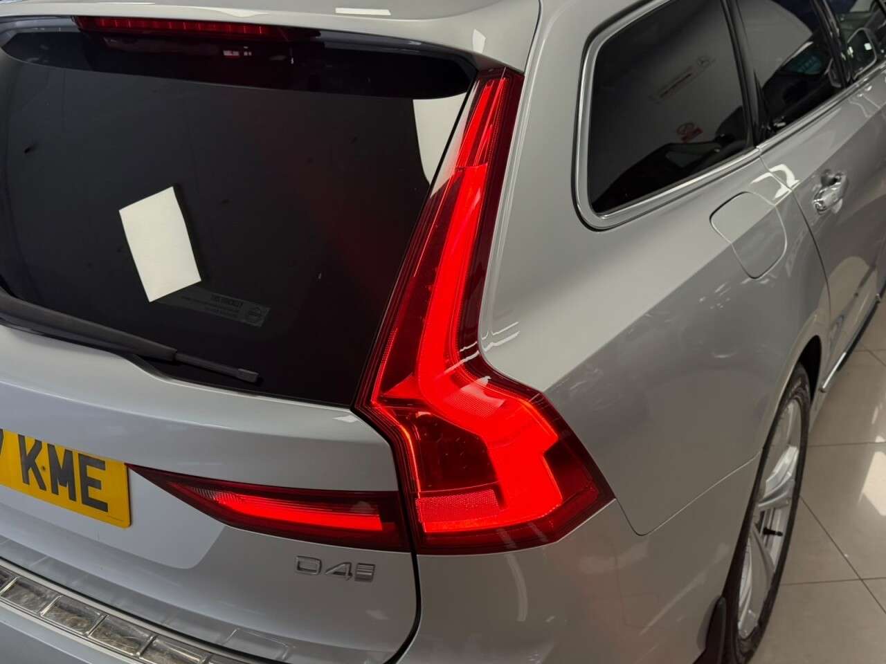 2017 VOLVO V90 2017 VOLVO V90