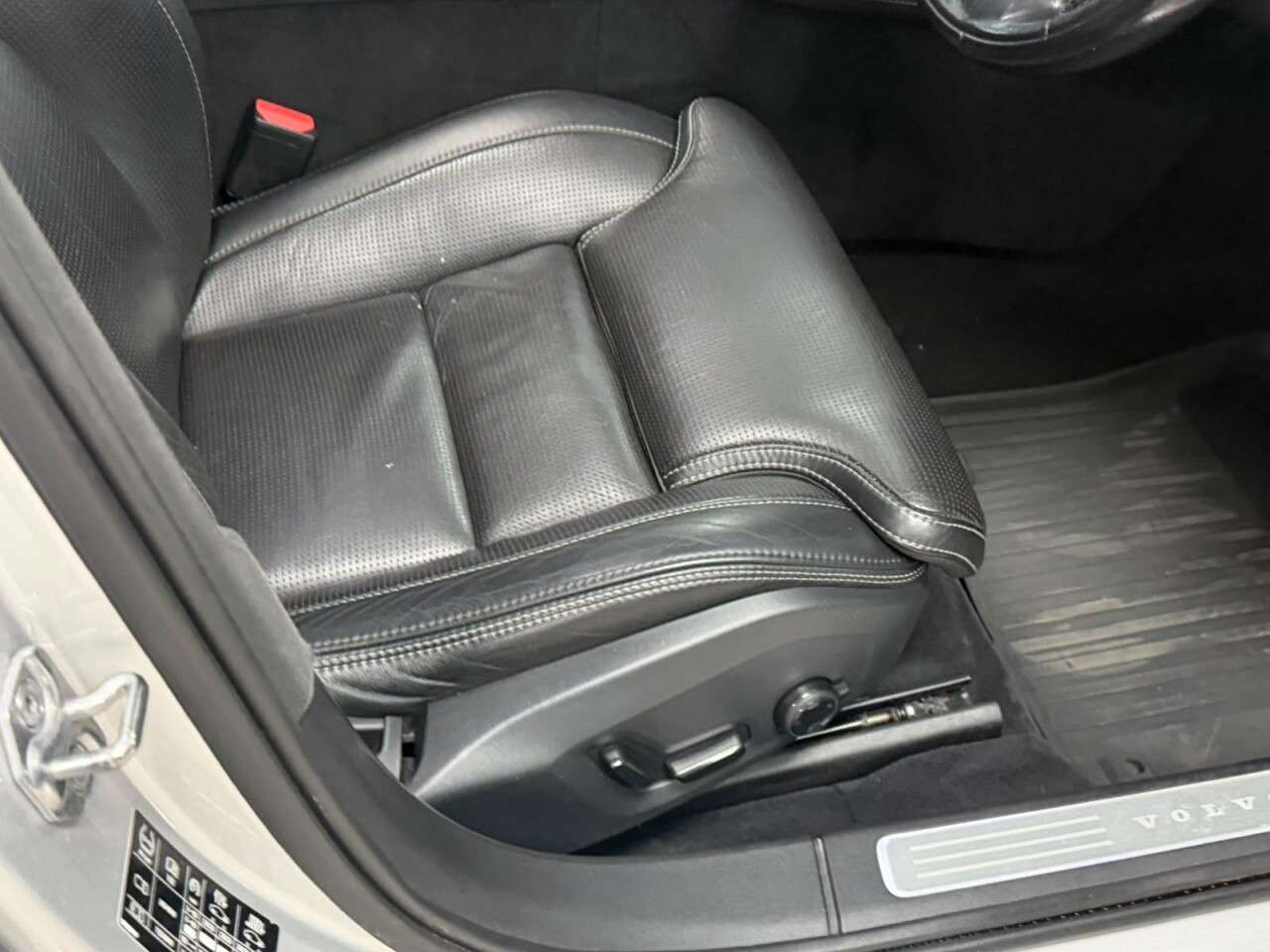2017 VOLVO V90 2017 VOLVO V90