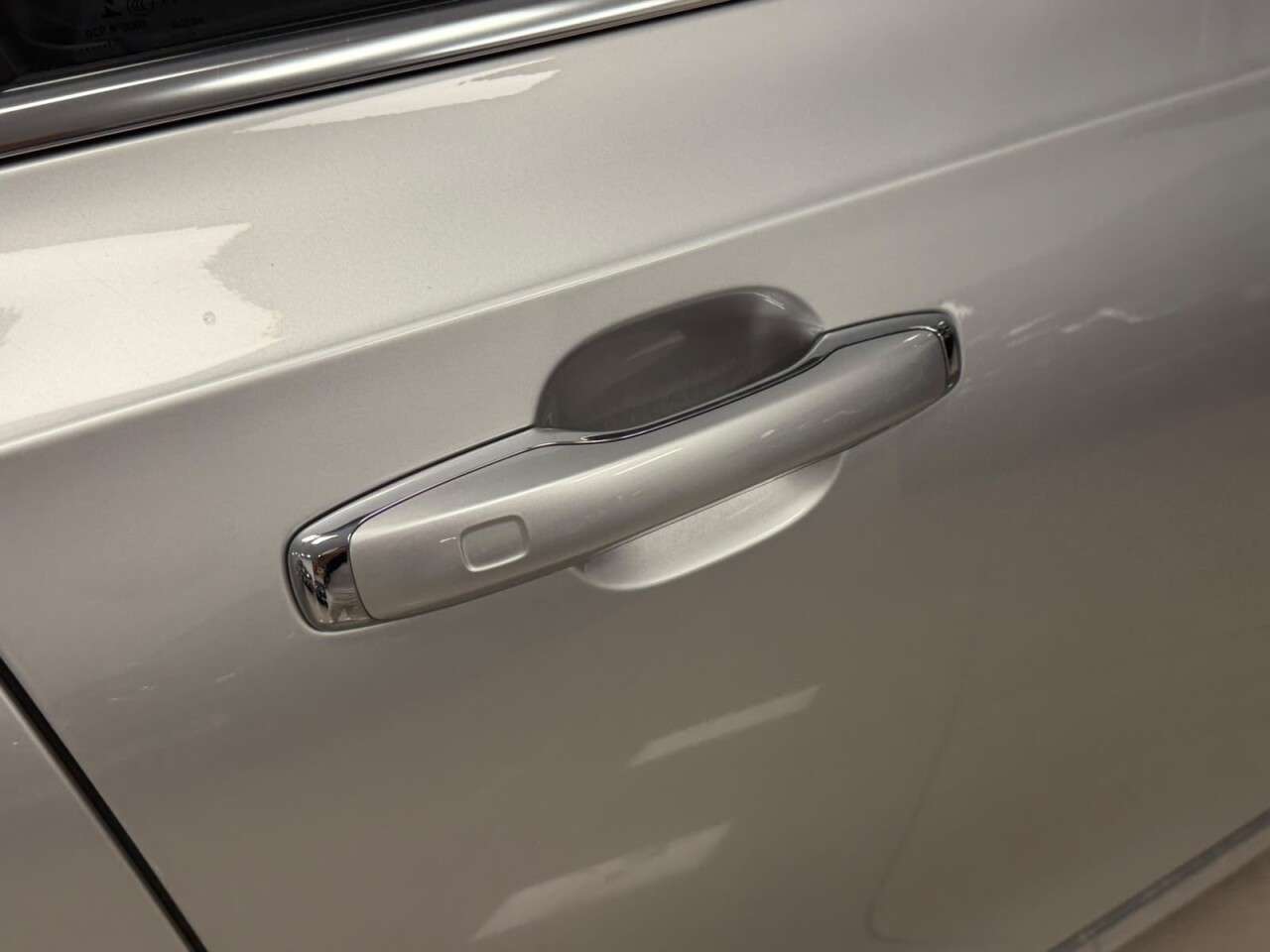 2017 VOLVO V90 2017 VOLVO V90