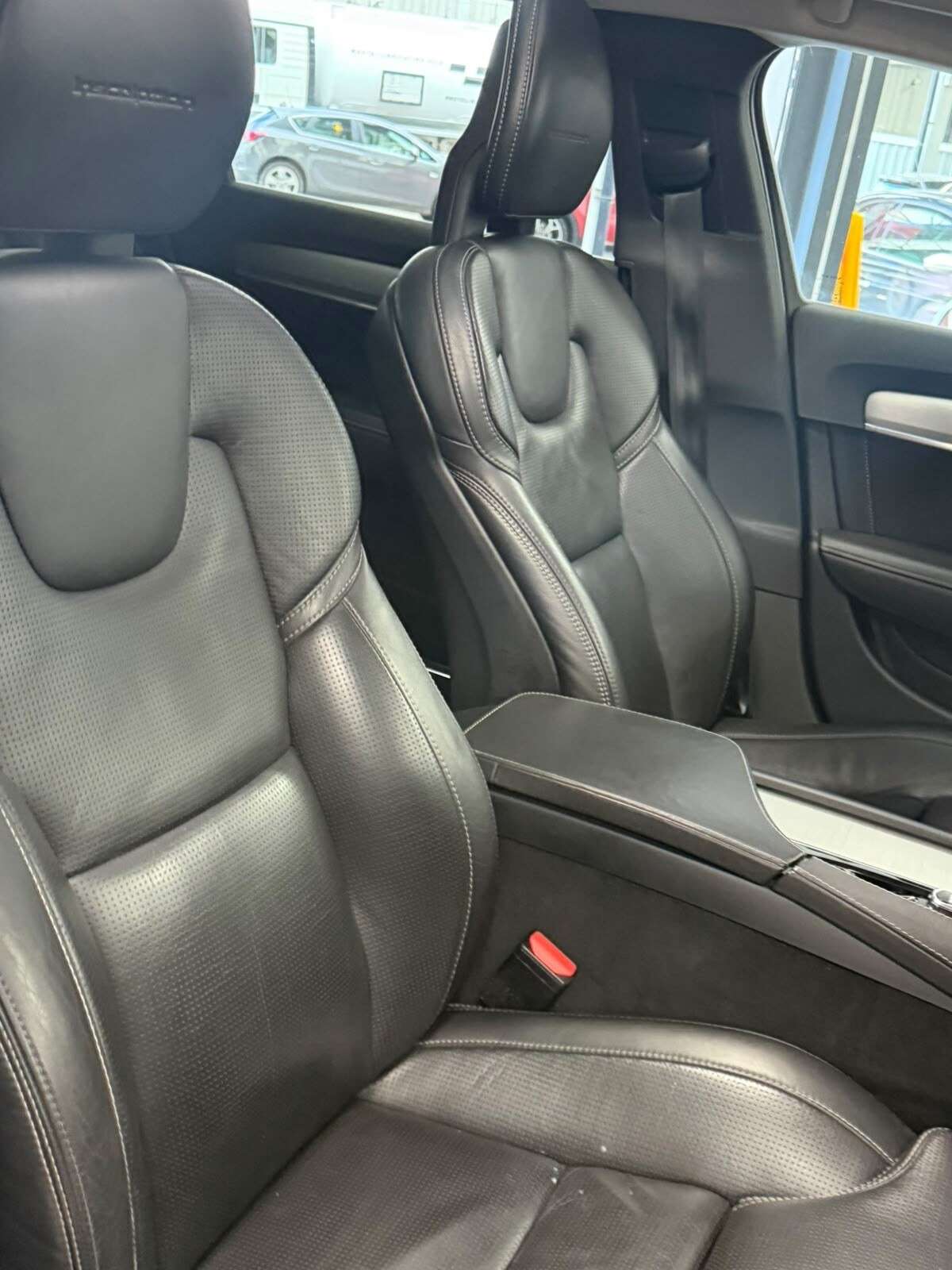 2017 VOLVO V90 2017 VOLVO V90