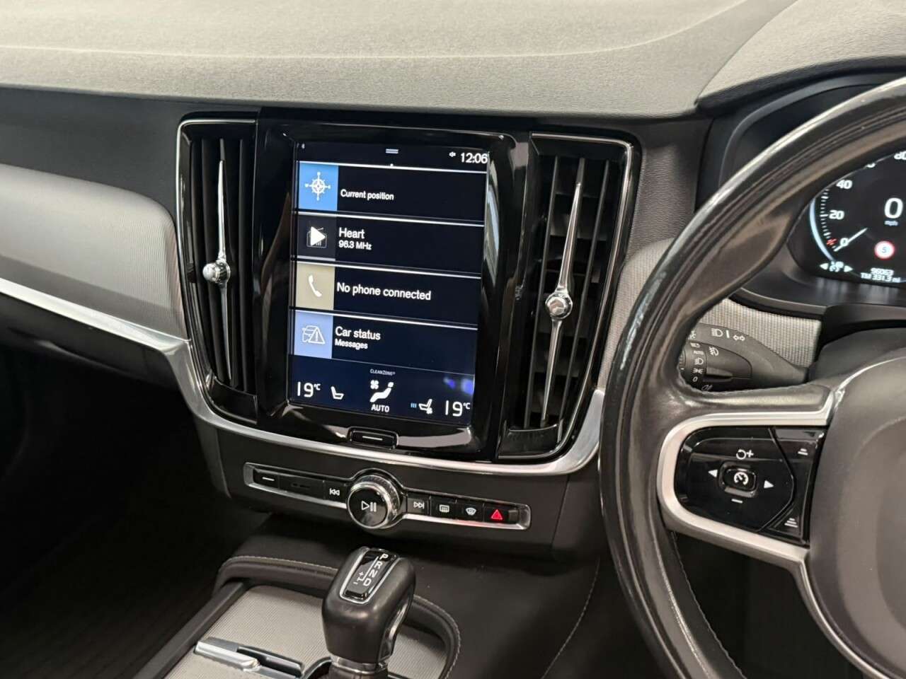 2017 VOLVO V90 2017 VOLVO V90