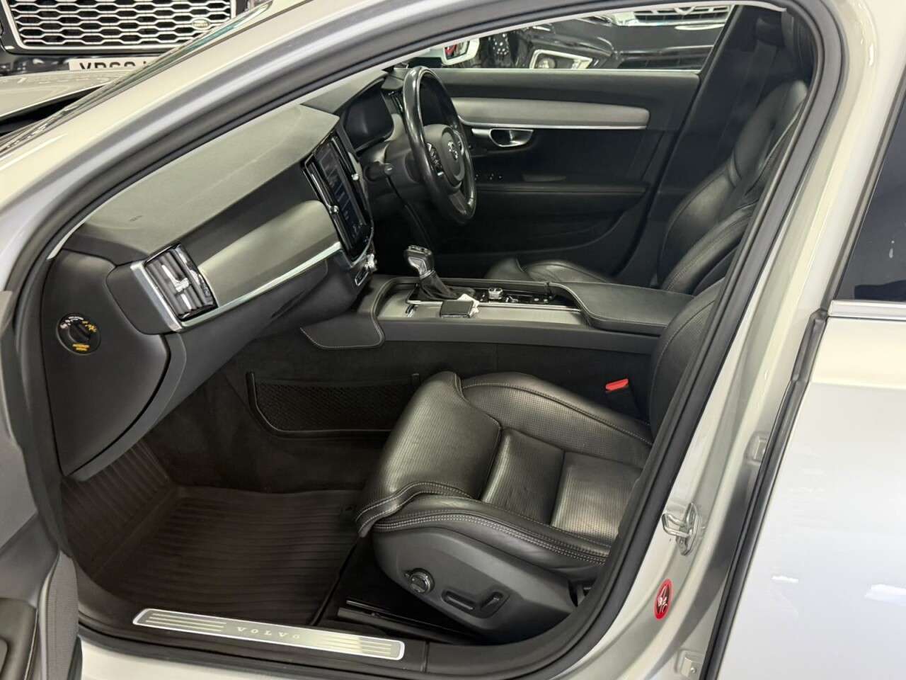 2017 VOLVO V90 2017 VOLVO V90