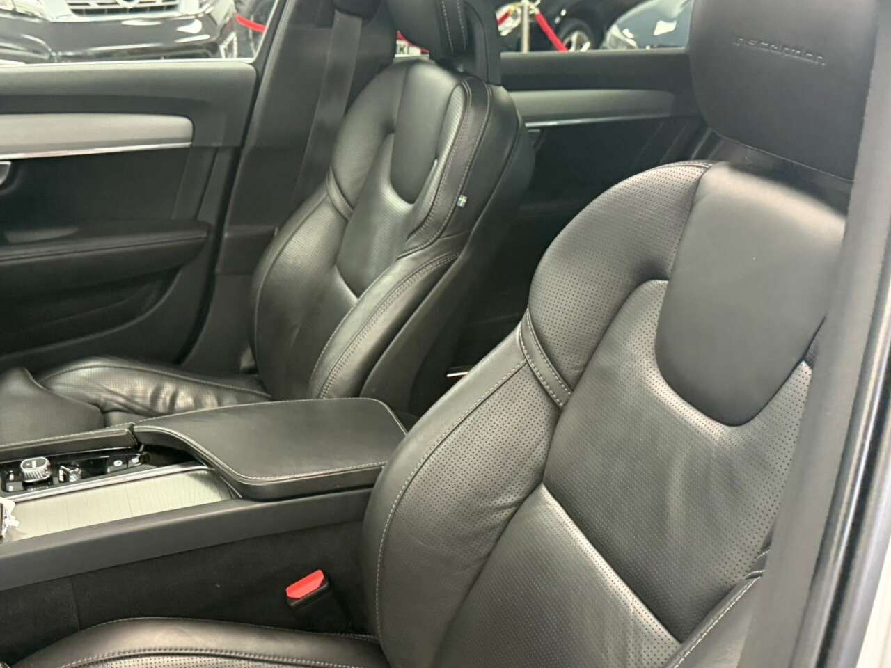 2017 VOLVO V90 2017 VOLVO V90