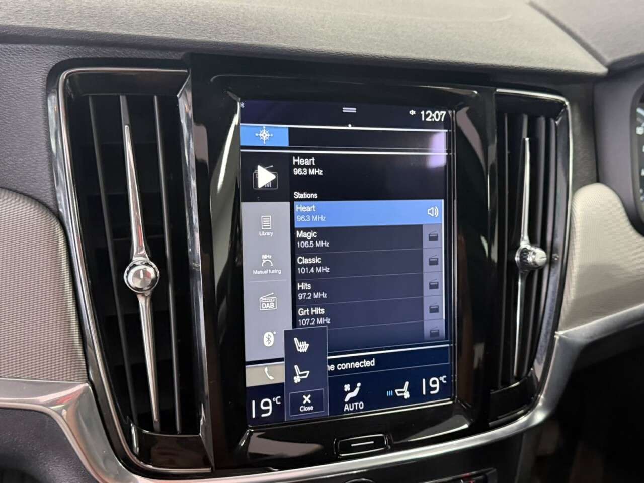 2017 VOLVO V90 2017 VOLVO V90