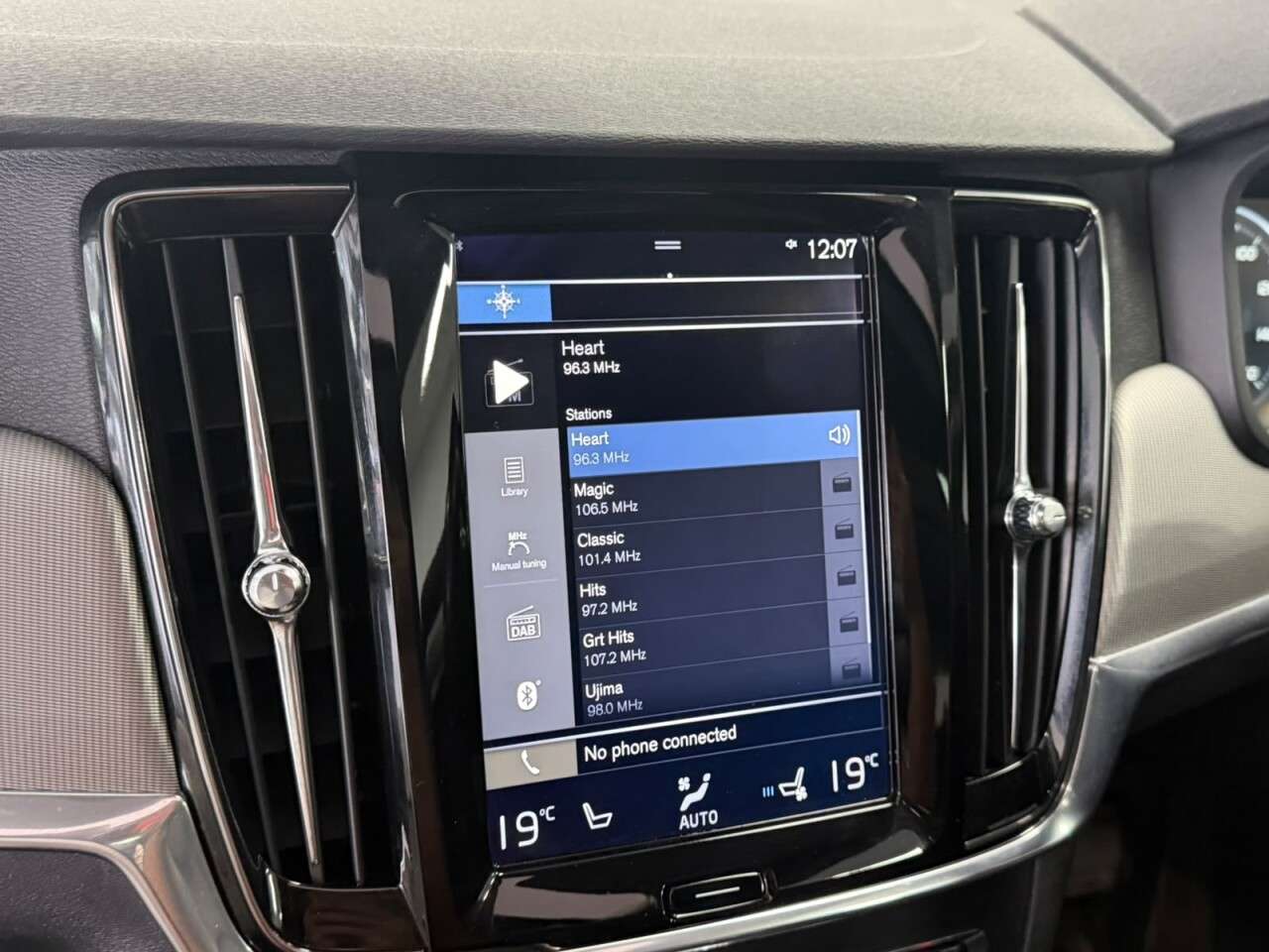 2017 VOLVO V90 2017 VOLVO V90