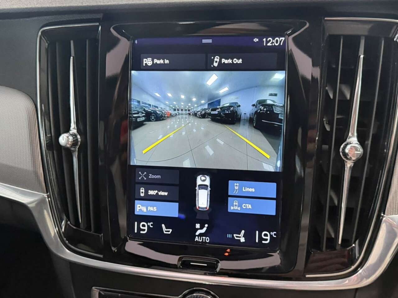 2017 VOLVO V90 2017 VOLVO V90