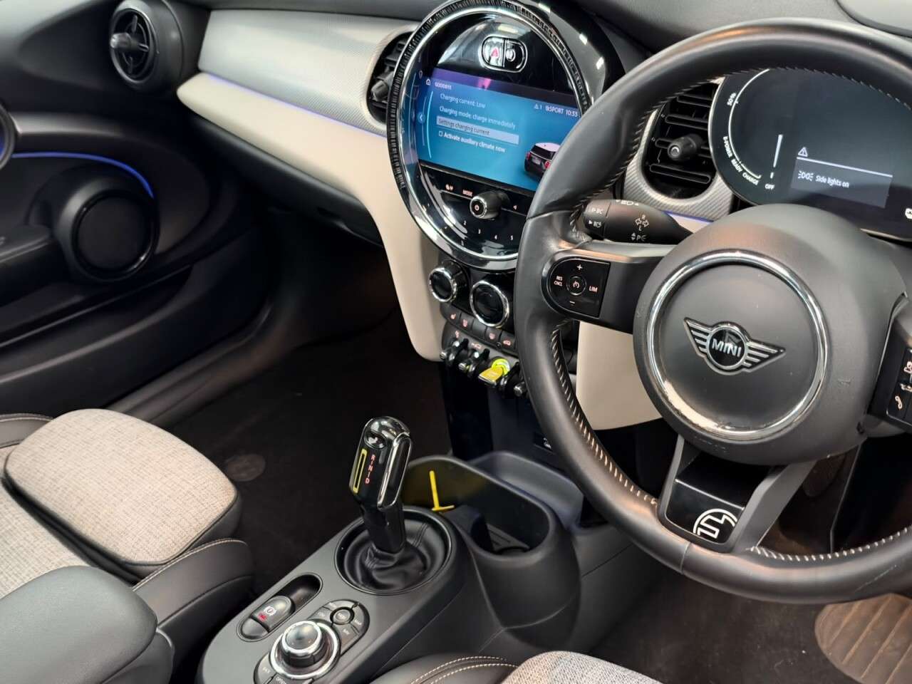 2021 MINI ELECTRIC HATCH 2021 MINI ELECTRIC HATCH