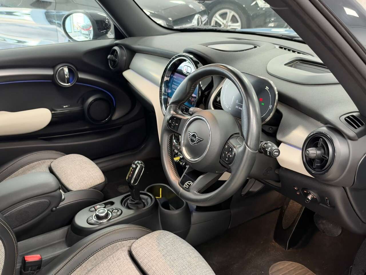 2021 MINI ELECTRIC HATCH 2021 MINI ELECTRIC HATCH