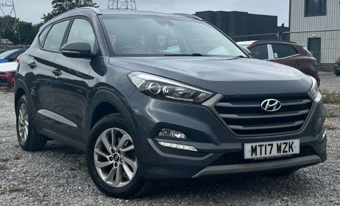 A 2017 HYUNDAI TUCSON 1.7 CRDi Blue Drive SE Nav SUV 5dr Diesel Manual Euro 6 (s/s) (116 ps) FSH A 2017 HYUNDAI TUCSON 1.7 CRDi Blue Drive SE Nav SUV 5dr Diesel Manual Euro 6 (s/s) (116 ps) FSH
