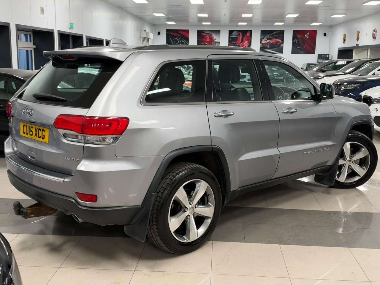 A 2015 JEEP GRAND CHEROKEE 3.0 V6 CRD Limited Plus SUV 5dr Diesel Auto 4WD Euro 5 (247 bhp) A 2015 JEEP GRAND CHEROKEE 3.0 V6 CRD Limited Plus SUV 5dr Diesel Auto 4WD Euro 5 (247 bhp)