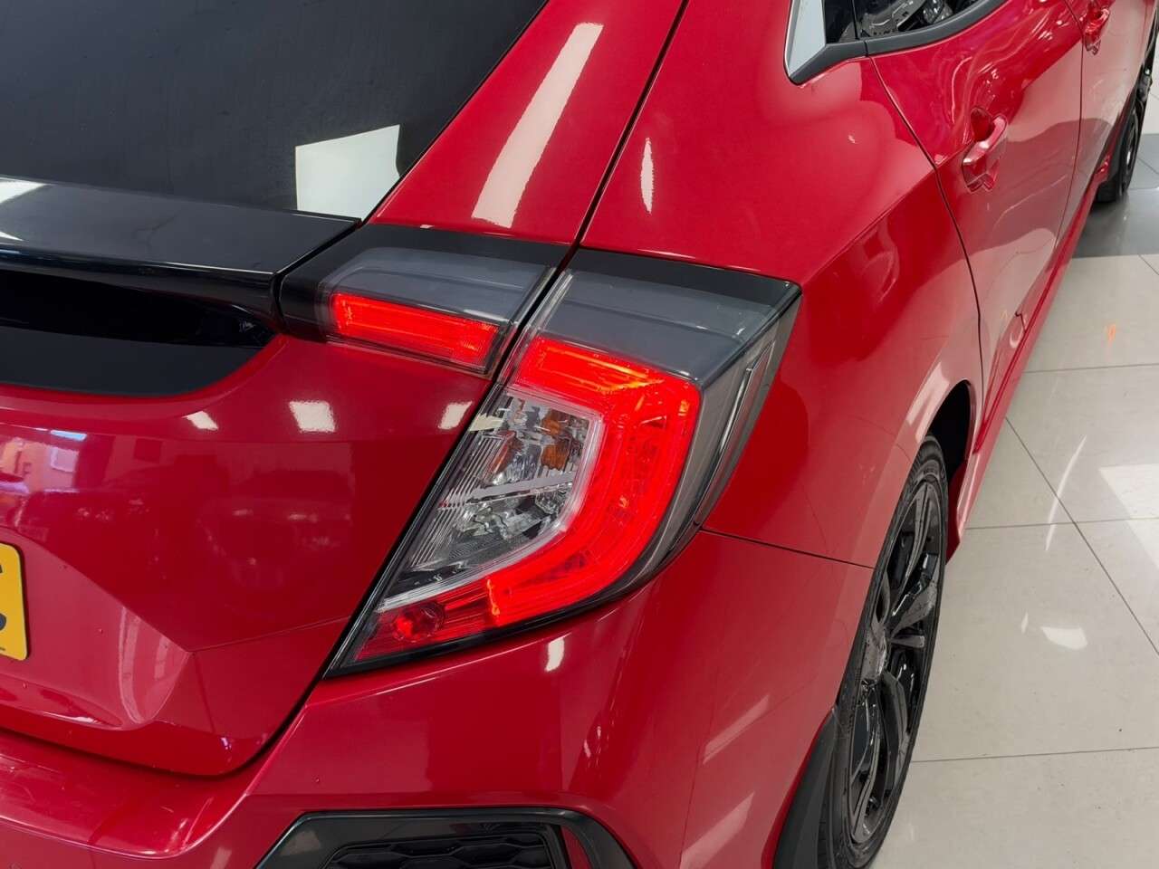A 2017 HONDA CIVIC 1.0 VTEC Turbo SR Hatchback 5dr Petrol Manual Euro 6 (s/s) (129 ps) A 2017 HONDA CIVIC 1.0 VTEC Turbo SR Hatchback 5dr Petrol Manual Euro 6 (s/s) (129 ps)