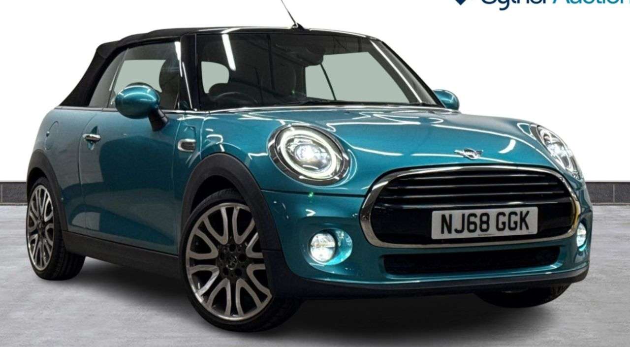 A 2018 MINI CONVERTIBLE 1.5 Cooper Convertible 2dr Petrol Manual Euro 6 (s/s) (136 ps) A 2018 MINI CONVERTIBLE 1.5 Cooper Convertible 2dr Petrol Manual Euro 6 (s/s) (136 ps)