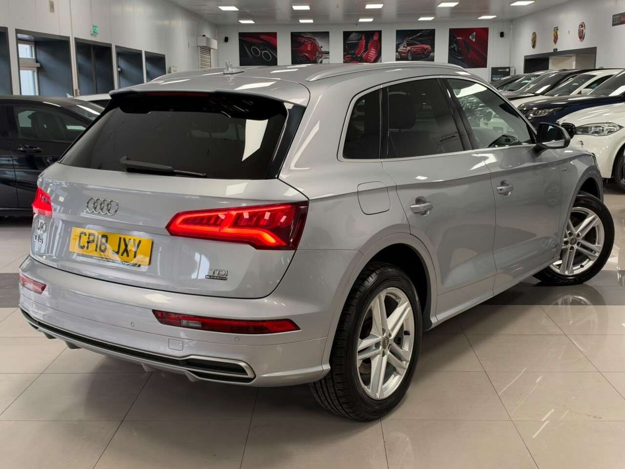 A 2018 AUDI Q5 2.0 TDI S line SUV 5dr Diesel S Tronic quattro Euro 6 (s/s) (190 ps) S TRON A 2018 AUDI Q5 2.0 TDI S line SUV 5dr Diesel S Tronic quattro Euro 6 (s/s) (190 ps) S TRON
