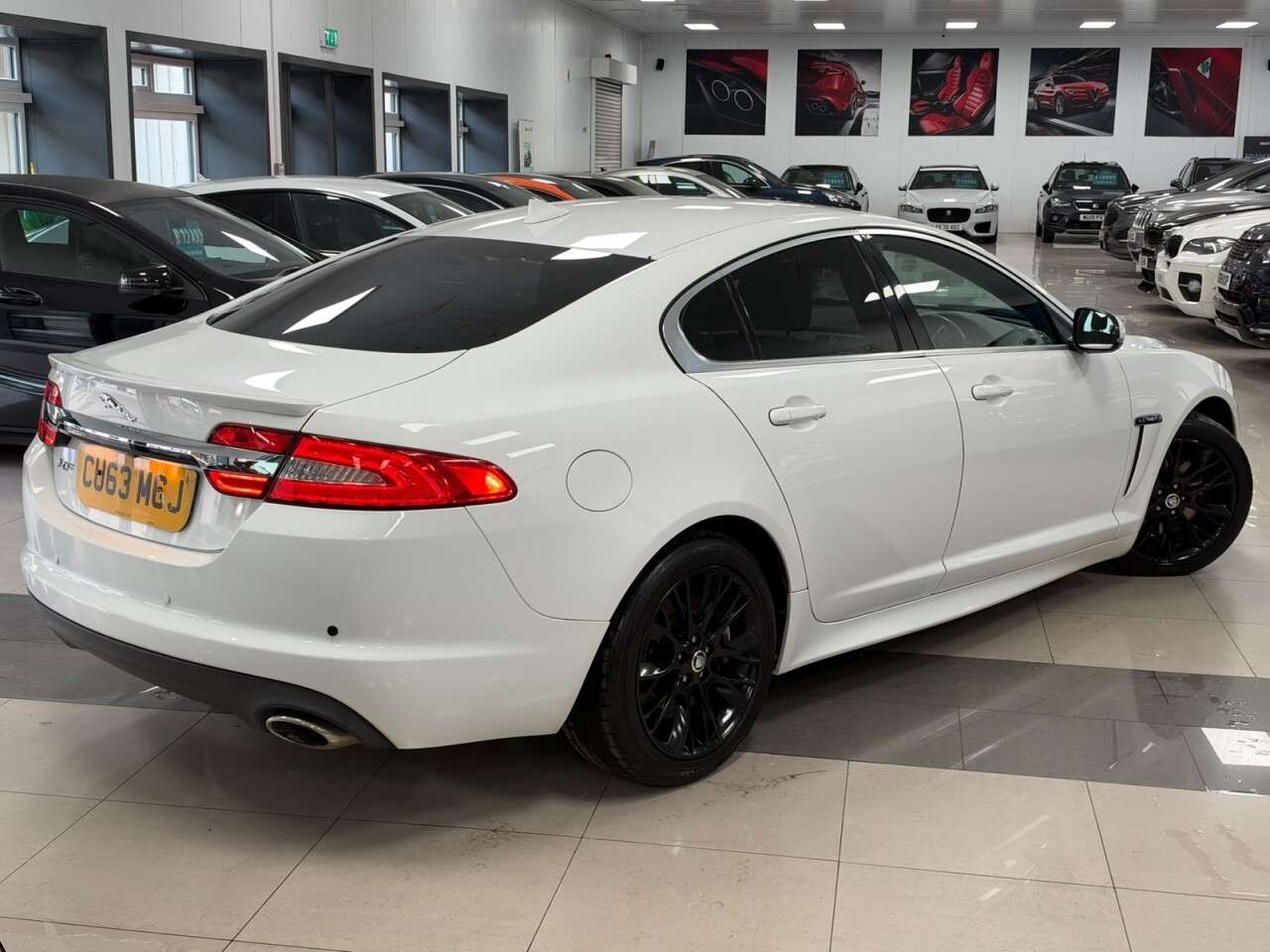 A 2013 JAGUAR XF 2.2d Sport Saloon 4dr Diesel Auto Euro 5 (s/s) (200 ps) A 2013 JAGUAR XF 2.2d Sport Saloon 4dr Diesel Auto Euro 5 (s/s) (200 ps)