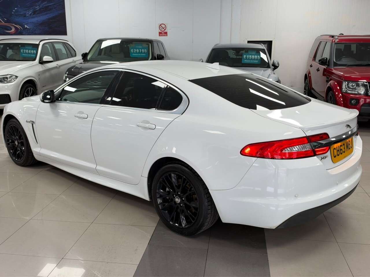 A 2013 JAGUAR XF 2.2d Sport Saloon 4dr Diesel Auto Euro 5 (s/s) (200 ps) A 2013 JAGUAR XF 2.2d Sport Saloon 4dr Diesel Auto Euro 5 (s/s) (200 ps)